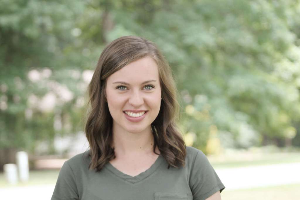 6+ Books Every Christian Girl Should&nbsp;Read