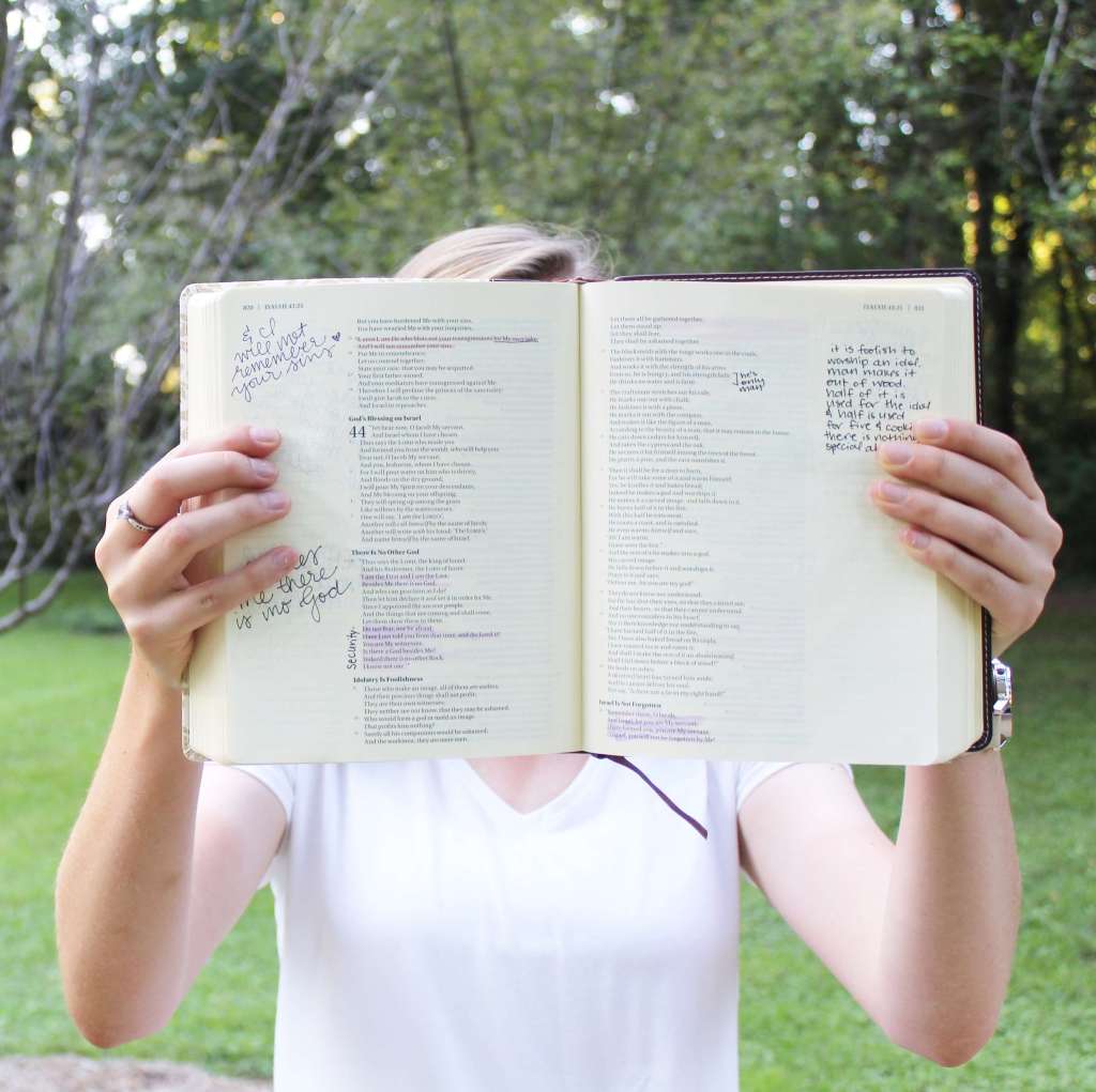 6 Bible Study Tools for Every Christian Teen&nbsp;Girl